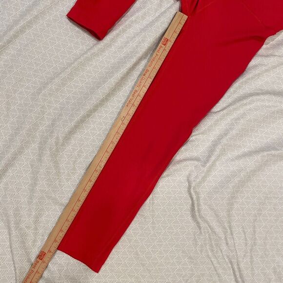 Outdoor Voices Women's Move Free (TechSweat) 7/8 Leggings in Scarlet Size S - Picture 7 of 8